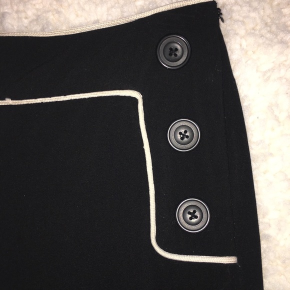 Larry Levine Stretch Capri Pants - Picture 3 of 8